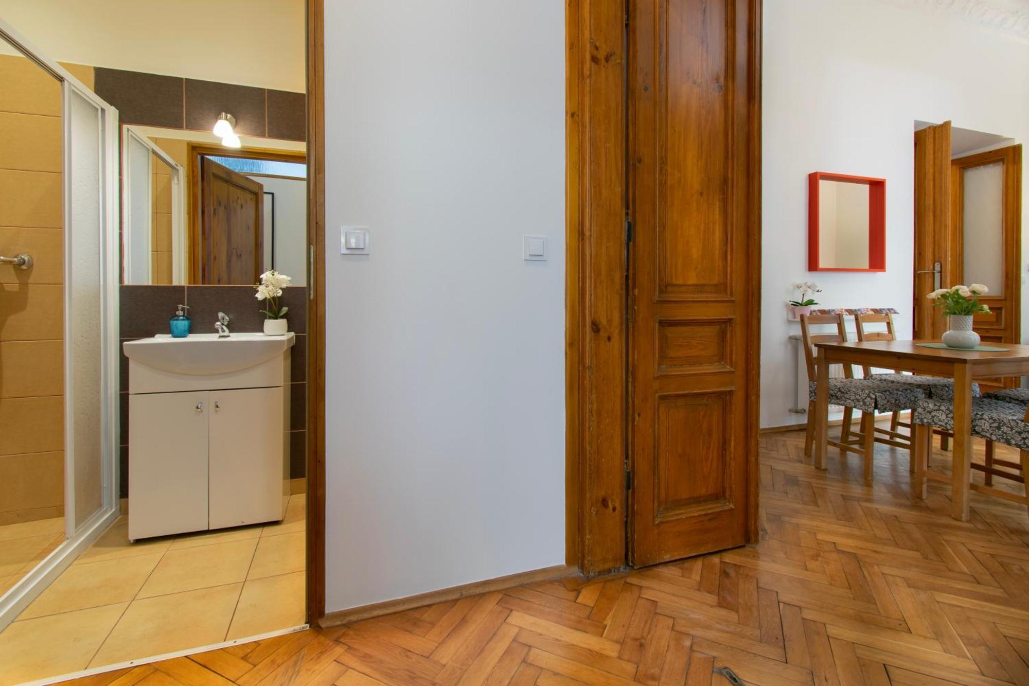 Ground Floor Family Apartment 크라쿠프 외부 사진