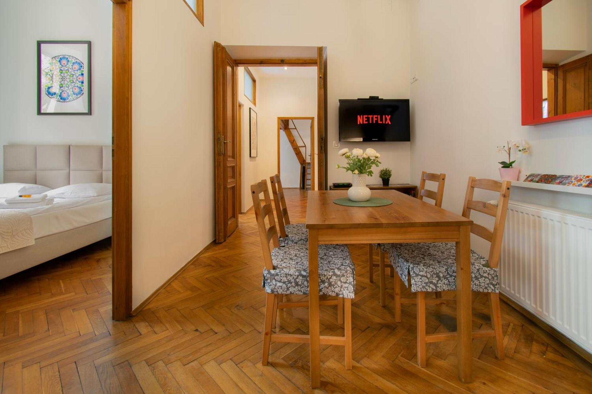 Ground Floor Family Apartment 크라쿠프 외부 사진